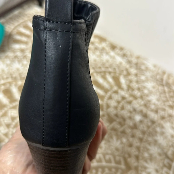 Fergalicious Petey Gore Side Ankle Boot 10 M - Picture 8 of 10